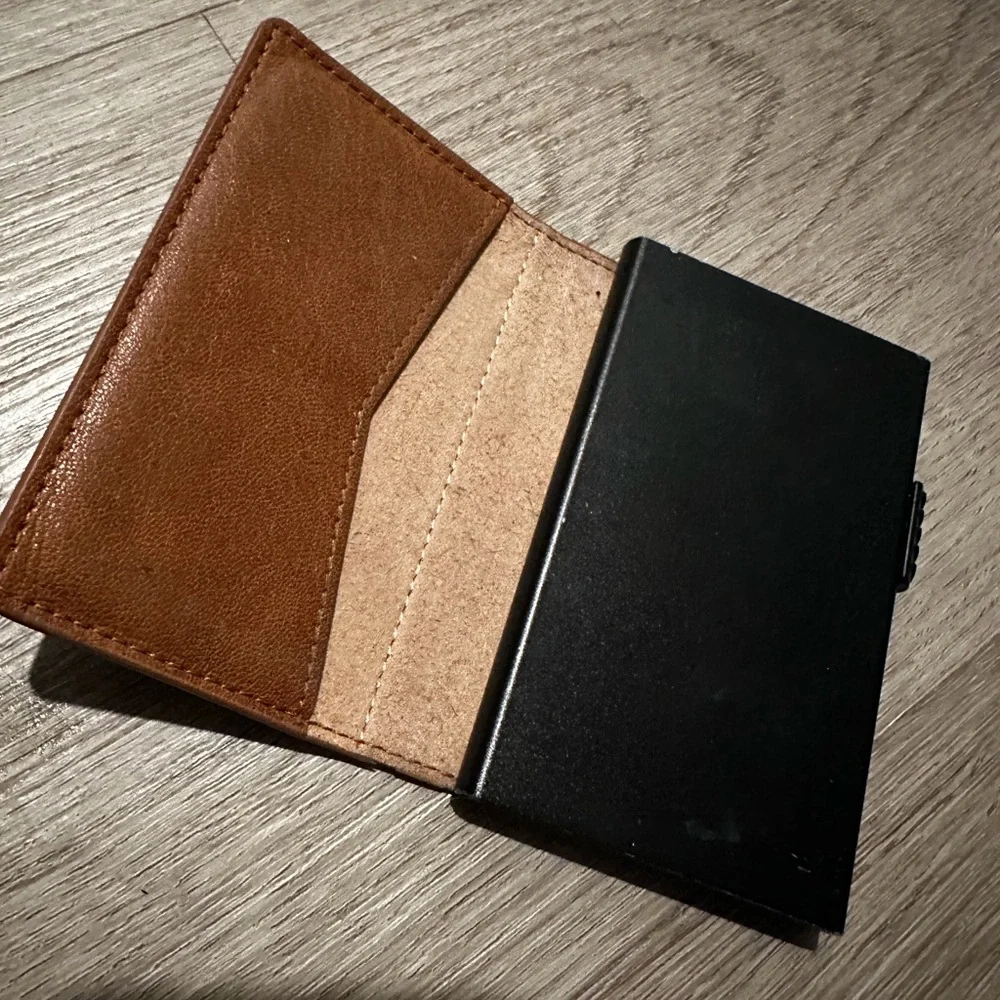 Vulkit Card Slider Wallet - Picture 3 of 5